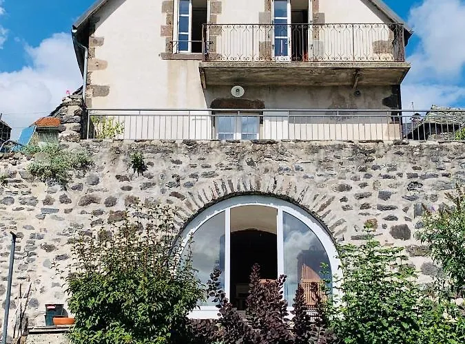 Découvrez les meilleurs hôtels à Cantal Salers pour votre séjour à Salers, France