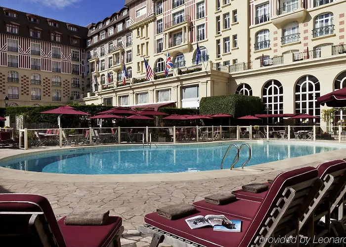 Découvrez les Hôtels 5 étoiles les Plus Prestigieux à Deauville